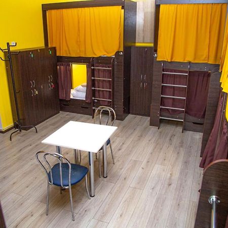 Sun City Hostel 4 Kiev Luaran gambar